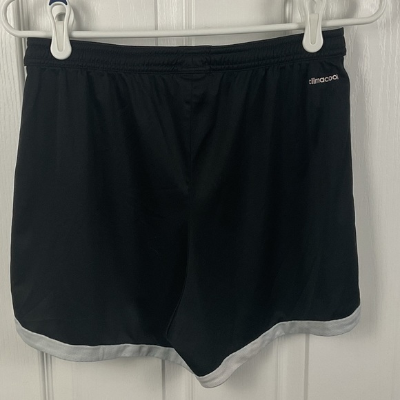Pre-Owned Adidas Women’s Black and White Climacool Marathon Shorts, Size Medium - Picture 2 of 6